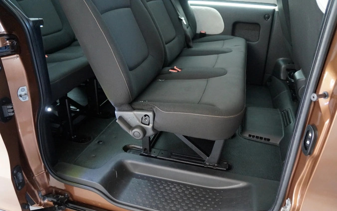 Renault Trafic cena 79500 przebieg: 210000, rok produkcji 2016 z Bodzentyn małe 277